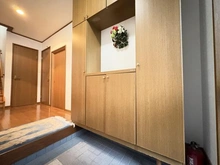 【東京都/練馬区南大泉】練馬区南大泉1丁目　中古戸建て 玄関：家具調度品は価格に含まれません。