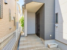 【埼玉県/新座市石神】新座市石神2丁目中古戸建 玄関