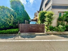 【東京都/練馬区大泉学園町】練馬区大泉学園町2丁目中古戸建 駐車場：敷地内駐車場