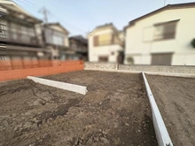 【東京都/西東京市中町】西東京市中町5丁目新築戸建2号棟 現地（建築前）：全6棟　／　左から2番目奥側
