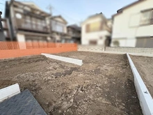 【東京都/西東京市中町】西東京市中町5丁目新築戸建2号棟 現地（建築前）：全6棟　／　左から2番目奥側