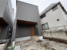 【東京都/練馬区三原台】練馬区三原台1丁目新築戸建・A号棟 建築中の外観：全2棟現場：写真中央