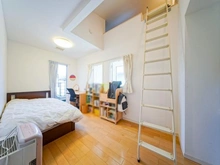 【東京都/世田谷区桜上水】世田谷区桜上水3丁目　中古戸建 洋室：小屋裏収納付き