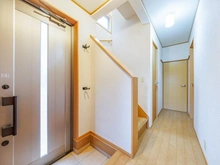 【埼玉県/さいたま市岩槻区南平野】さいたま市岩槻区南平野4丁目　中古戸建 玄関