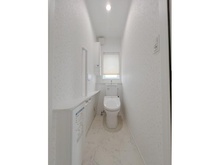 【埼玉県/上尾市柏座】上尾市柏座3丁目　一条工務店施工戸建 トイレ：2階
