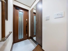 【埼玉県/さいたま市見沼区東大宮】さいたま市見沼区東大宮5丁目　中古戸建 玄関