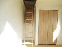 【東京都/立川市若葉町】立川市若葉町3丁目　戸建 収納：小屋裏収納入り口