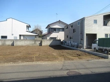 【東京都/武蔵村山市学園】武蔵村山市学園4丁目　新築戸建　B号棟 現地（建築前）：全2棟現場　向かって右側区画