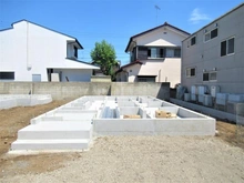 【東京都/武蔵村山市学園】武蔵村山市学園4丁目　新築戸建　B号棟 建築中の外観：全2棟現場　向かって右側区画