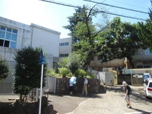 【神奈川県/川崎市多摩区生田】グランエクセラ生田4丁目　新築戸建　5号棟 川崎市立生田中学校（現地より約1,160m）：