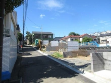 【神奈川県/川崎市多摩区生田】グランエクセラ生田4丁目 新築戸建 5号棟 建築中の外観:全5区画 一番奥の区画