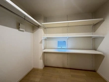 【東京都/世田谷区代沢】世田谷区代沢三丁目　中古戸建 収納：サービスルーム(1階／約7.2帖)付け