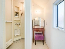 【東京都/世田谷区代沢】世田谷区代沢三丁目　中古戸建 シャワー：3階部分／洋室(約7.1帖)横