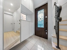 【東京都/文京区本駒込】文京区本駒込六丁目　中古戸建 玄関