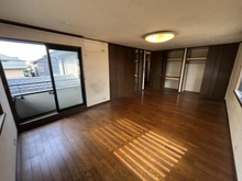 【大阪府/堺市西区浜寺昭和町】堺市西区浜寺昭和町1丁　中古戸建 洋室：2階約14.0帖