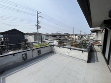 【大阪府/堺市西区浜寺昭和町】堺市西区浜寺昭和町1丁　中古戸建 バルコニー