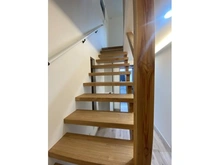 【東京都/品川区二葉】品川区二葉2丁目 戸建 室内：階段