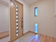 【愛知県/名古屋市昭和区池端町】名古屋市昭和区池端町二丁目中古戸建 玄関