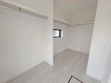 【神奈川県/横浜市泉区新橋町】泉区新橋町　中古戸建て 収納：6帖ウォークインクローゼット