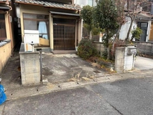 【京都府/京都市右京区太秦御領田町】京都市右京区太秦御領田町　戸建 駐車場：家具調度品は価格に含まれません
