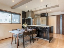 【兵庫県/神戸市中央区下山手通】神戸市中央区下山手通8丁目　中古戸建 ダイニングキッチン：【約19.2帖LDK】
