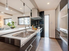 【兵庫県/神戸市中央区下山手通】神戸市中央区下山手通8丁目　中古戸建 キッチン：【約19.2帖LDK】
