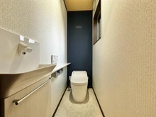 【兵庫県/神戸市中央区下山手通】神戸市中央区下山手通8丁目　中古戸建 トイレ：【3階】