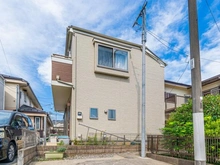 【東京都/西東京市住吉町】西東京市住吉町1丁目　戸建て 外観：敷地は旗竿地
接道は車が駐車しているところのみ、
駐車場右側は他人地