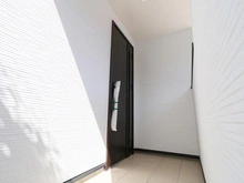 【神奈川県/横浜市旭区南本宿町】旭区南本宿町　新築戸建 玄関
