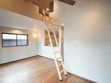 【神奈川県/横浜市旭区四季美台】旭区四季美台　新築戸建 ロフト階段