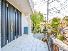 【神奈川県/横浜市泉区岡津町】泉区岡津町　中古一戸建 玄関