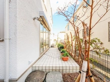 【神奈川県/横浜市泉区岡津町】泉区岡津町　中古一戸建 敷地内