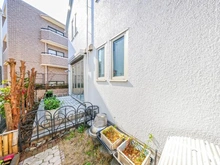 【神奈川県/横浜市泉区岡津町】泉区岡津町　中古一戸建 敷地内