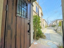 【神奈川県/横浜市瀬谷区三ツ境】横浜市瀬谷区三ツ境　中古戸建 玄関