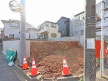 【神奈川県/横浜市戸塚区深谷町】戸塚区深谷町　新築戸建A号棟 現地（建築前）：全3棟／手前側