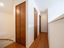 【神奈川県/横浜市旭区川島町】旭区川島町　中古一戸建 廊下：2F吹抜前