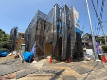 【神奈川県/横浜市緑区西八朔町】緑区西八朔町　新築戸建　B号棟 建築中の外観：全2棟（手前）