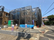 【神奈川県/横浜市緑区西八朔町】緑区西八朔町　新築戸建　B号棟 建築中の外観：全2棟（手前）