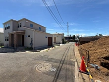 【神奈川県/横浜市泉区岡津町】泉区岡津町　新築戸建　2号棟 前面道路