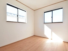 【神奈川県/横浜市瀬谷区二ツ橋町】瀬谷区二ツ橋町　新築戸建　B号棟 洋室：約4.8帖