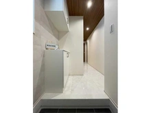 【神奈川県/川崎市幸区戸手】川崎市幸区戸手4丁目　新築戸建　1号棟／全10棟 玄関