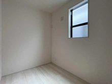 【神奈川県/川崎市幸区戸手】川崎市幸区戸手4丁目　新築戸建　2号棟／全10棟 サービスルーム（納戸）：3階　約3帖