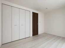 【神奈川県/川崎市幸区戸手】川崎市幸区戸手4丁目　新築戸建　2号棟／全10棟 サービスルーム（納戸）：1階約6帖