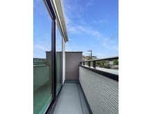 【神奈川県/川崎市幸区戸手】川崎市幸区戸手4丁目　新築戸建　2号棟／全10棟 バルコニー：3階北西部分