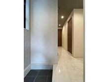 【神奈川県/川崎市幸区戸手】川崎市幸区戸手4丁目　新築戸建　2号棟／全10棟 廊下