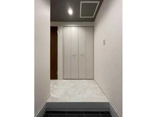 【神奈川県/川崎市幸区戸手】川崎市幸区戸手4丁目　新築戸建　4号棟／全10棟 玄関