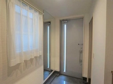 【東京都/目黒区東が丘】目黒区東が丘2丁目　中古戸建 玄関：ミラー付き