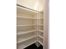 【東京都/目黒区東が丘】目黒区東が丘2丁目　中古戸建 収納：玄関横の下足入