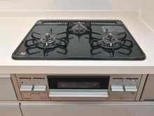 【神奈川県/横浜市瀬谷区二ツ橋町】瀬谷区二ツ橋町　新築戸建　B号棟 三口コンロ