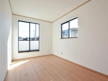 【神奈川県/横浜市瀬谷区二ツ橋町】瀬谷区二ツ橋町　新築戸建　B号棟 洋室：約6.6帖